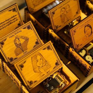 Kado Ulang Tahun Buat Pacar Kotak Musik